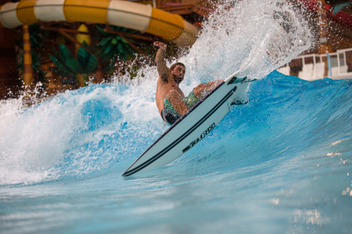 Skudin Surf at American Dream - Indoor Wave Pool